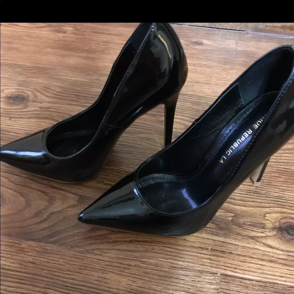 Heels - Picture 2 of 3